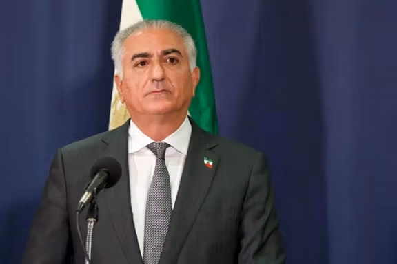 بیش از ۳۵۰ چهره دانشگاهی از شاهزاده رضا پهلوی برای رهبری دوران گذار حمایت کردند