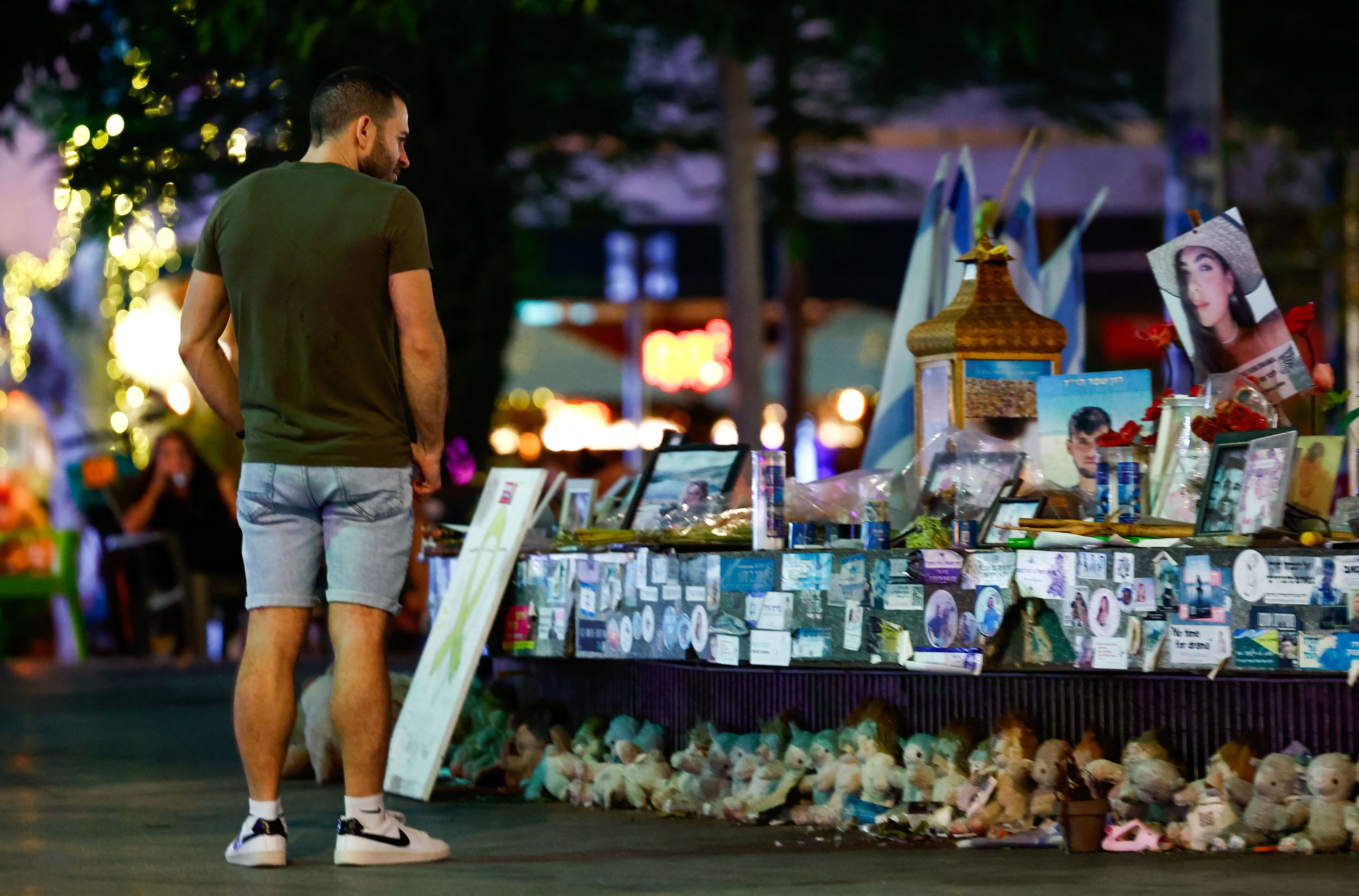 تصاویر شهروندان اسرائیلی ربوده‌شده در جریان تهاجم هفتم اکتبر حماس، تل‌آویو، ۱۳ مهر