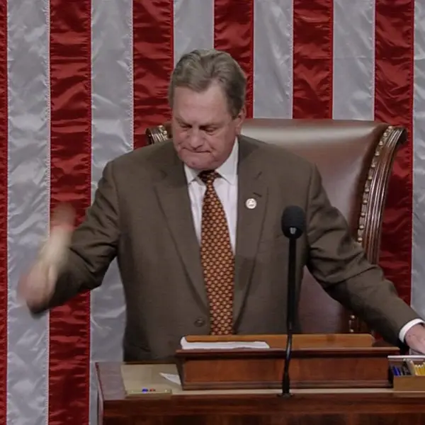 US Representative says bipartisan bill will squeeze Iran oil trade