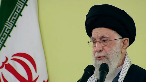 علی خامنهای: کارهای خوبی در زمینه مهار تورم انجام شده اما فاصله زیادی با شرایط مطلوب دارد