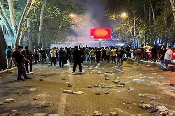 شبکههای اجتماعی، اعتراضات و ابزار حکومت در فریب عمومی