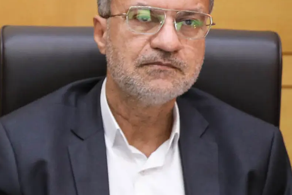 برلماني إيراني: مع تراجع قدرة المواطنين على تحمّل الغلاء لا ينبغي رفع أسعار البنزين حاليًا