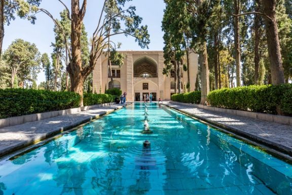 Fin Garden complex in Kashan is one of the tourist attractions of Esfahan province.