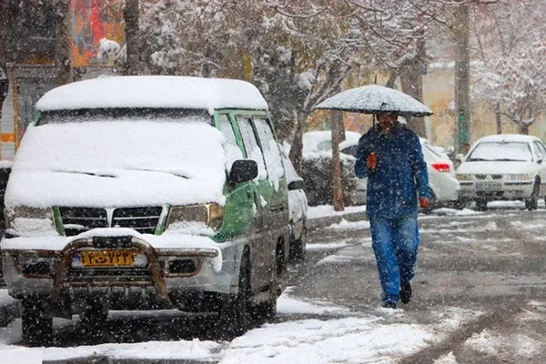 مدارس چندین استان به دلیل بارش برف و باران غیرحضوری شد