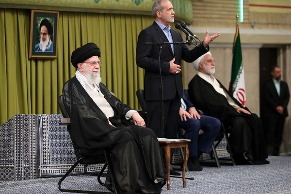 برلماني إيراني: تجربة الحوثيين تُظهر أن الهواتف المحمولة وسيلة وصول للعدو