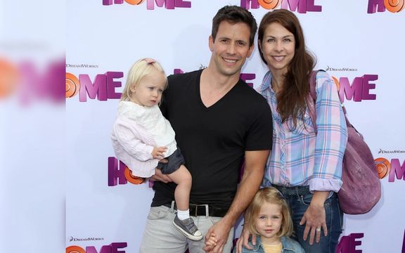 بازیگر سریال «هشدار برای کبرا ۱۱» بههمراه دو دخترش در سانحه هوایی کشته شد