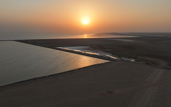 ساخت نخستین تاسیسات بزرگ آبشیرینکن از آب دریا در عراق آغاز شد