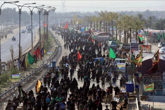 Hundreds of thousands march on foot long distances on their way to Karabala