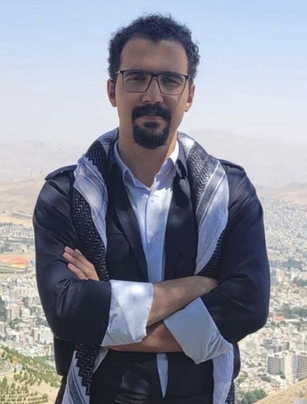 سیوان ابراهیمی، مدرس زبان کُردی، برای تحمل حکم حبس به زندان سنندج منتقل شد