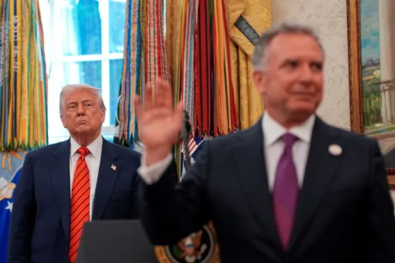 اکسیوس: طرح جدید آمریکا با مواضع علنی واشینگتن درباره برنامه هستهای ایران در تضاد است