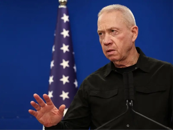 وزير دفاع إسرائيل محذرًا إيران وحزب الله: لا تجبرونا على القيام بعمل يؤدي إلى إشعال الحرب