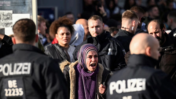 آلمان: اتحاد چپهای افراطی و اسلامگرایان موجب نگرانی از تشدید حمله به سیاستمداران است