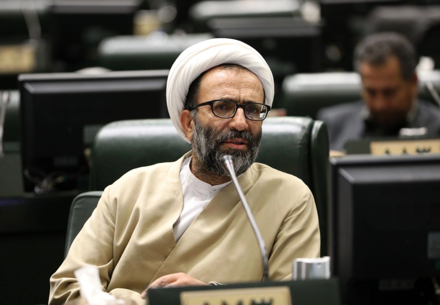 عضو هیات رییسه مجلس: محدودیت اینترنت تصمیمی امنیتی و فراتر از مواضع دولت است