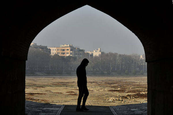 مساعد الرئيس الإيراني: "أصفهان" تسجّل أعلى معدلات الإصابة بالسرطان بسبب تلوث الهواء