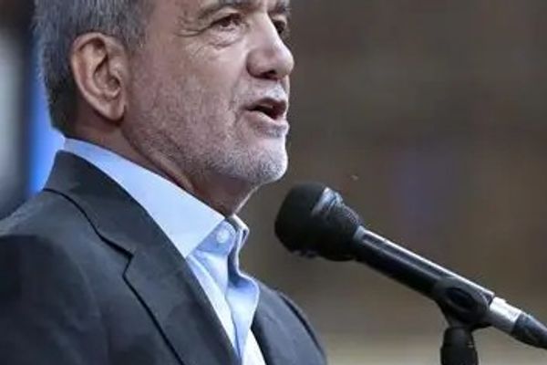 الرئيس الإيراني: سوء الإدارة قد يؤدي إلى انقطاع الكهرباء والغاز خلال الشتاء