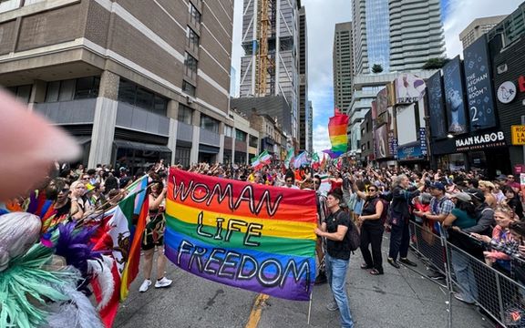 بیانیه ۵ تشکل کوییر: جمهوری اسلامی به قدرت اتحاد مردم ایران نابود خواهد شد