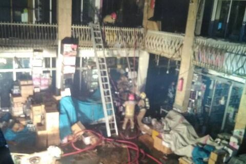 سخنگوی سازمان آتشنشانی تهران از آتشسوزی در حدود ۳۰ مغازه در بازار تهران خبر داد