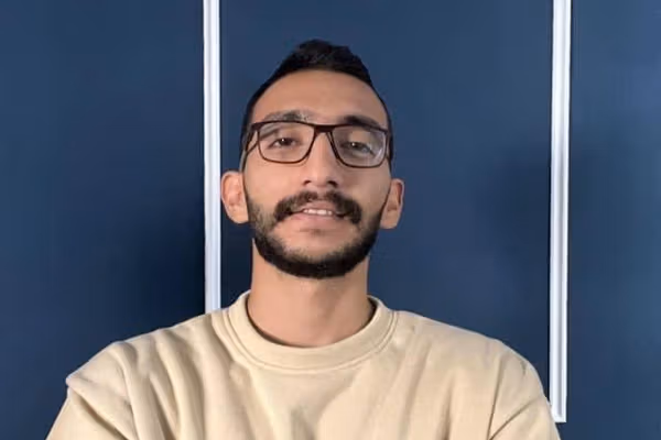 پوریا باقری، والیبالیست ۲۲ ساله به دست جمهوری اسلامی در شهریار به قتل رسید