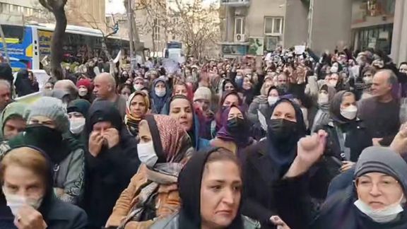 بازنشستگان فرهنگی مقابل ساختمان وزارت آموزش و پرورش تجمع کردند