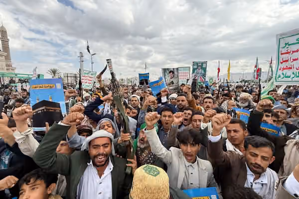 بسیج بیش از ۱۰۰ هزار نیروی یمنی؛ گزارش رویترز از تدارک حمله گسترده عربستان به حوثیها