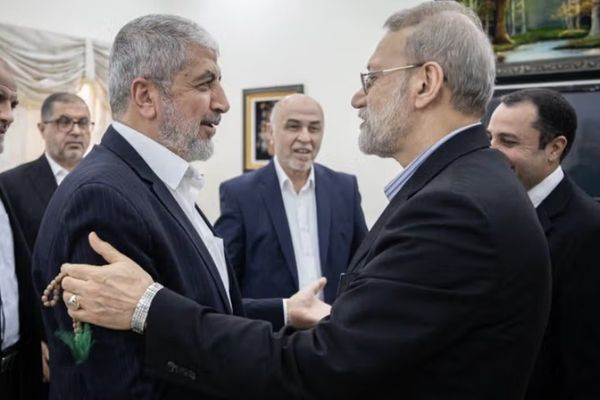 حماس تدعو النظام الإيراني إلى تجنب استهداف دول الجوار