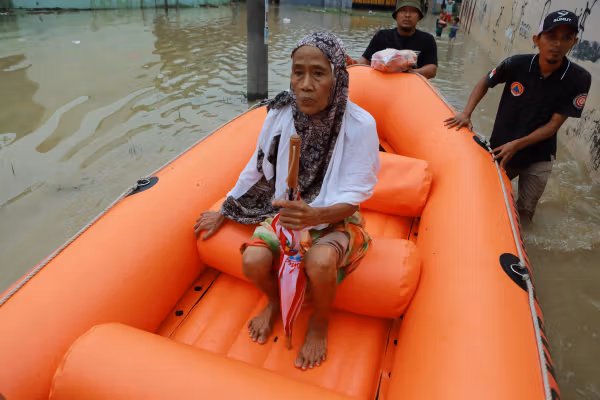 تلفات سیل در جنوب شرق آسیا به ۳۲۱ نفر افزایش یافت