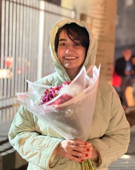 سروناز احمدی، فعال حقوق کودکان با آزادی مشروط از زندان اوین آزاد شد