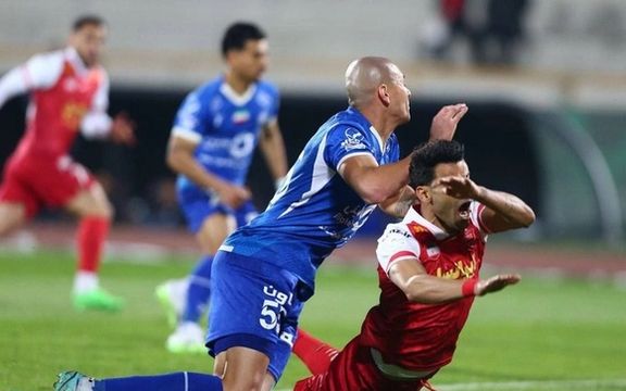 دعوا بر سر ۸ هزار صندلی؛ ۲ میلیون تومان، قمیت بازار سیاه بلیت دربی ۱۰۴ تهران در اراک