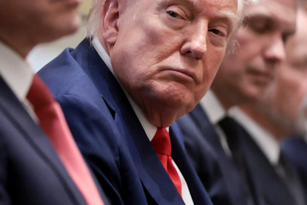 إدارة ترامب تقترح منع التمويل عن منظمات يشتبه في صلتها بالقاعدة وحماس وإيران