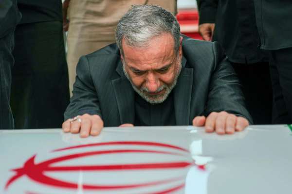 وزیر خارجه جمهوری اسلامی: نباید از جنگ بترسیم