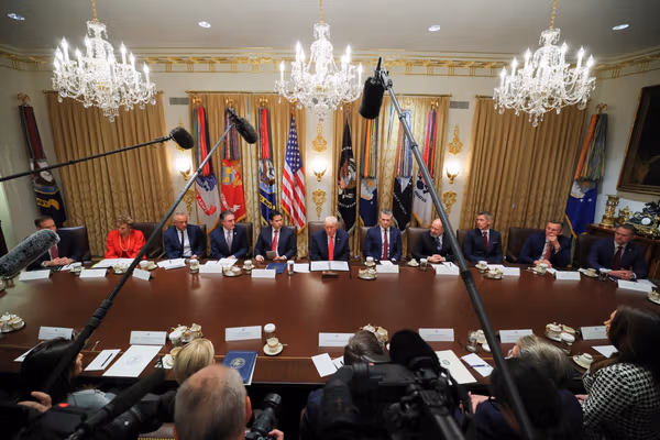 ترامپ: هر کشوری که مواد مخدر به آمریکا قاچاق کند، میتواند هدف حمله قرار گیرد