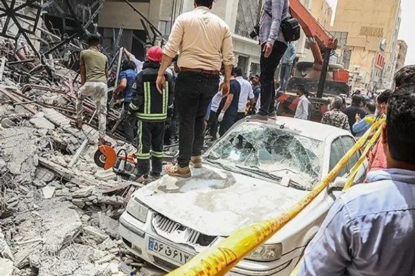 ارتفاع ضحايا مبنى "متروبول" المنهار في إيران إلى 36 شخصًا.. وعدد المفقودين ما زال مجهولا