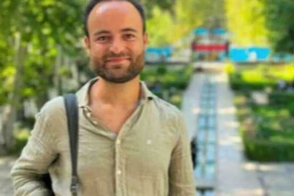 عائلة السائح الفرنسي المسجون في إيران: الاتحاد الأوروبي لم يتخذ إجراءات فعالة لإطلاق سراحه