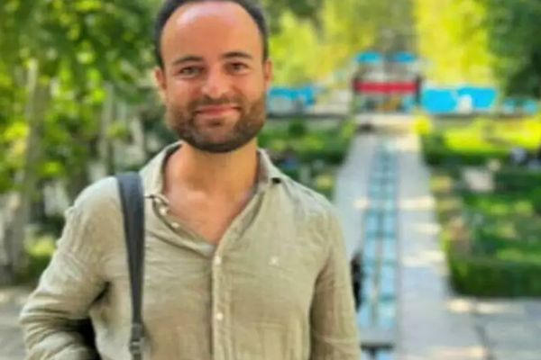 عائلة السائح الفرنسي المسجون في إيران: الاتحاد الأوروبي لم يتخذ إجراءات فعالة لإطلاق سراحه
