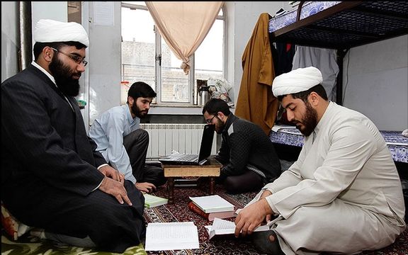 معاون آموزش حوزههای علمیه: فقه اقتصاد به رشتههای حوزوی افزوده میشود