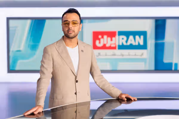 "كاميرات المراقبة" تكشف تفاصيل جديدة بشأن الهجوم على مذيع "إيران إنترناشيونال" في لندن