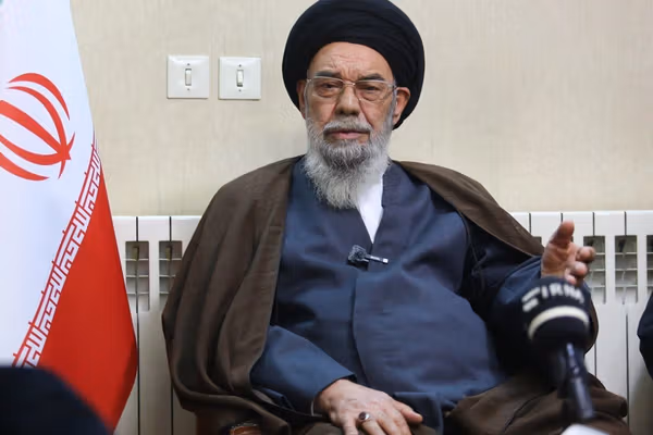 نماینده خامنهای در اصفهان: حجاب به زن شخصیت میدهد و از آزار مصون میدارد