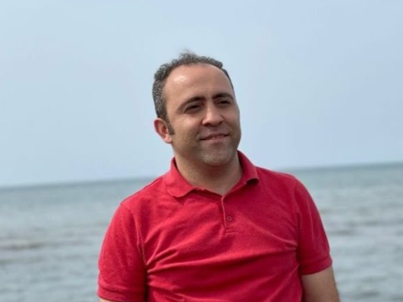 حمید بیدار، فعال پیشین دانشجویی دانشگاه علم و صنعت بازداشت شده است