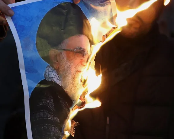 پیامهای مخاطبان: شلیک سلاحهای سنگین و تکتیراندازها در سرکوب اعتراضات