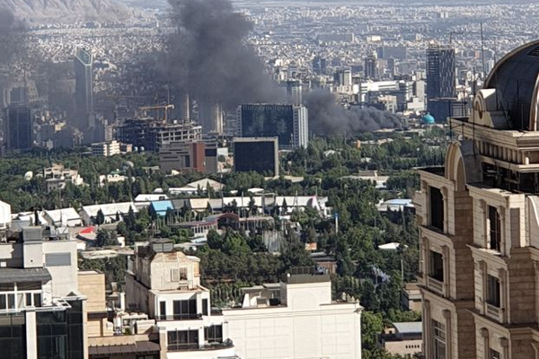 وزير الدفاع الإسرائيلي: طائراتنا استهدفت مقر الأمن الداخلي في إيران