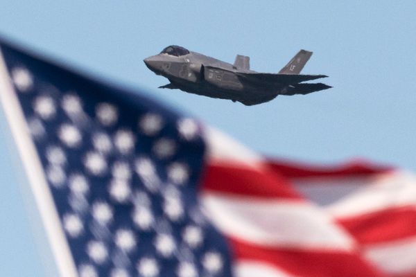 سيناتور جمهوري لـ"إيران إنترناشیونال":وقود العمليات العسكرية الأميركية بآسيا يأتي من إيران