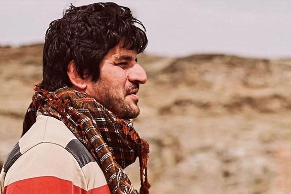 پست کنایهآمیز رسول خادم از دشتیاری: کودکان کپرنشین و سیلزده ایرانم خانه ندارند