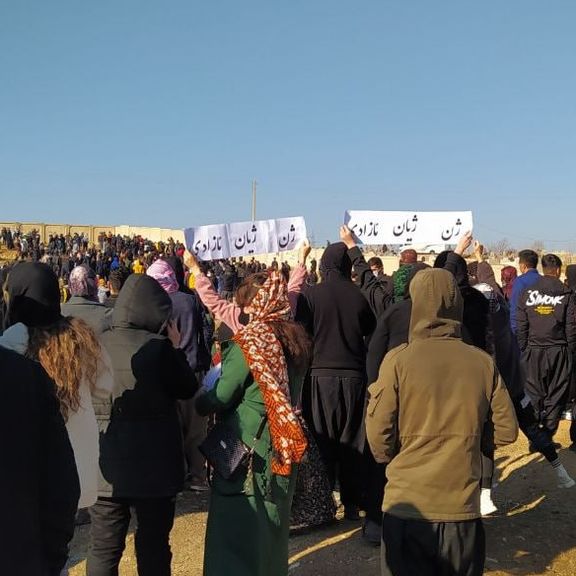 برپایی چهلم کشتهشدگان جوانرود؛ نیروهای حکومتی به مردم معترض حمله کردند