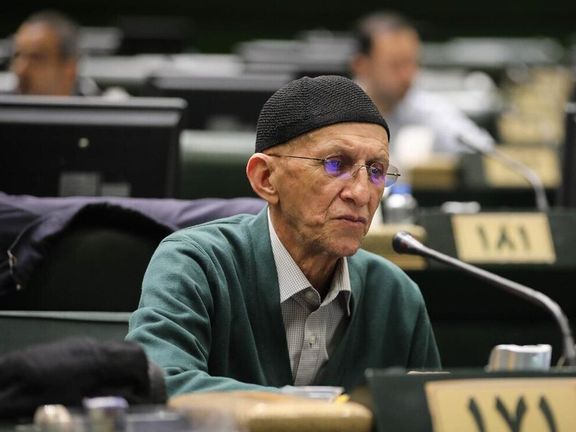 نوباوه، نماینده تهران: زنان با حفظ حجاب در فضای مجازی فعالیت کنند