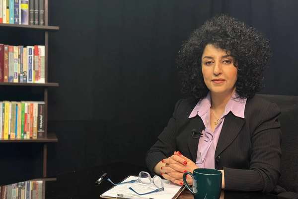 في رسالة للأمم المتحدة.. الناشطة الإيرانية نرجس محمدي تحذر من تصاعد قمع المحامين المستقلين