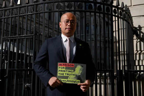 جیمی لای، نماد مقاومت مدنی هنگکنگ، به اتهام تبانی با آمریکا مجرم شناخته شد