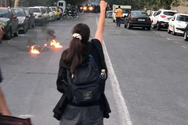 "حقوق الإنسان الإيرانية"تنشر قائمة بـ39 متظاهرا معرضين للإعدام..وعدد الضحايا 469 على الأقل