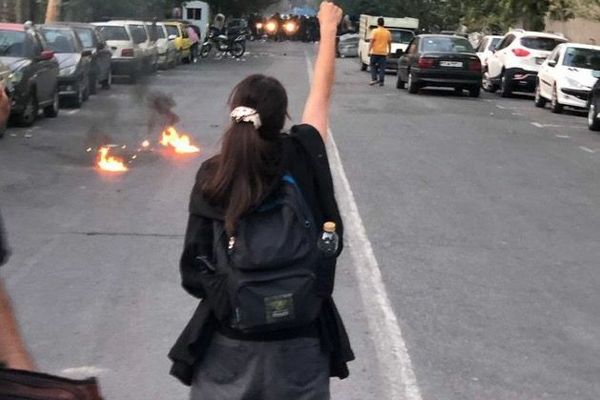 "حقوق الإنسان الإيرانية"تنشر قائمة بـ39 متظاهرا معرضين للإعدام..وعدد الضحايا 469 على الأقل