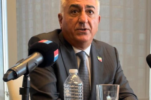 ولي عهد إيران السابق: علينا دعم جميع القوى المؤيدة للديمقراطية في الكفاح ضد النظام