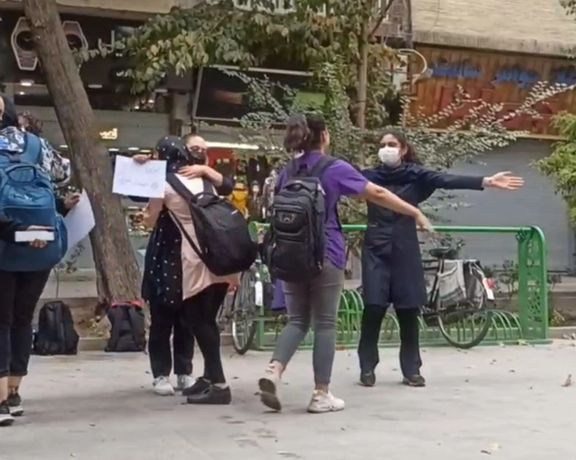 توهین معاون وزارت کشور جمهوری اسلامی به زنان آزادیخواه ایران